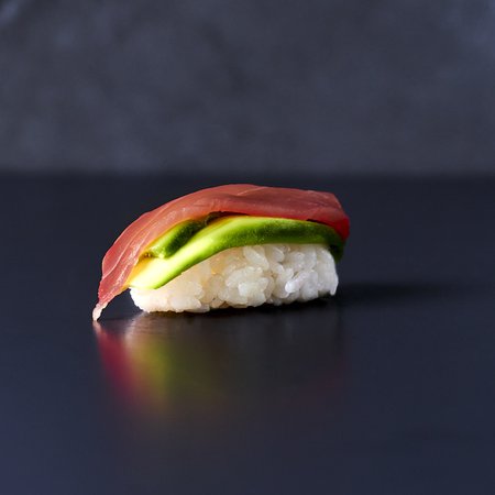 Tuna avocado nigiri 2 pcs