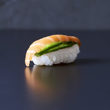 Salmon avocado nigiri 2 pcs